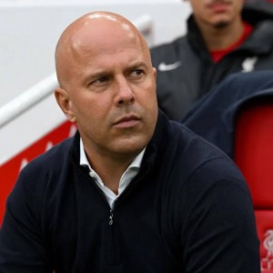 利物浦欧冠六冠王狂砸3亿欧元，报价神锋伊萨克，曼城紧张了